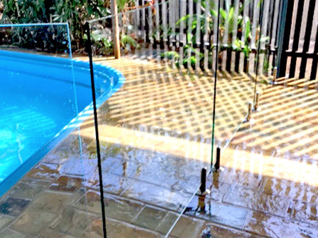glass-pool-fencing-38